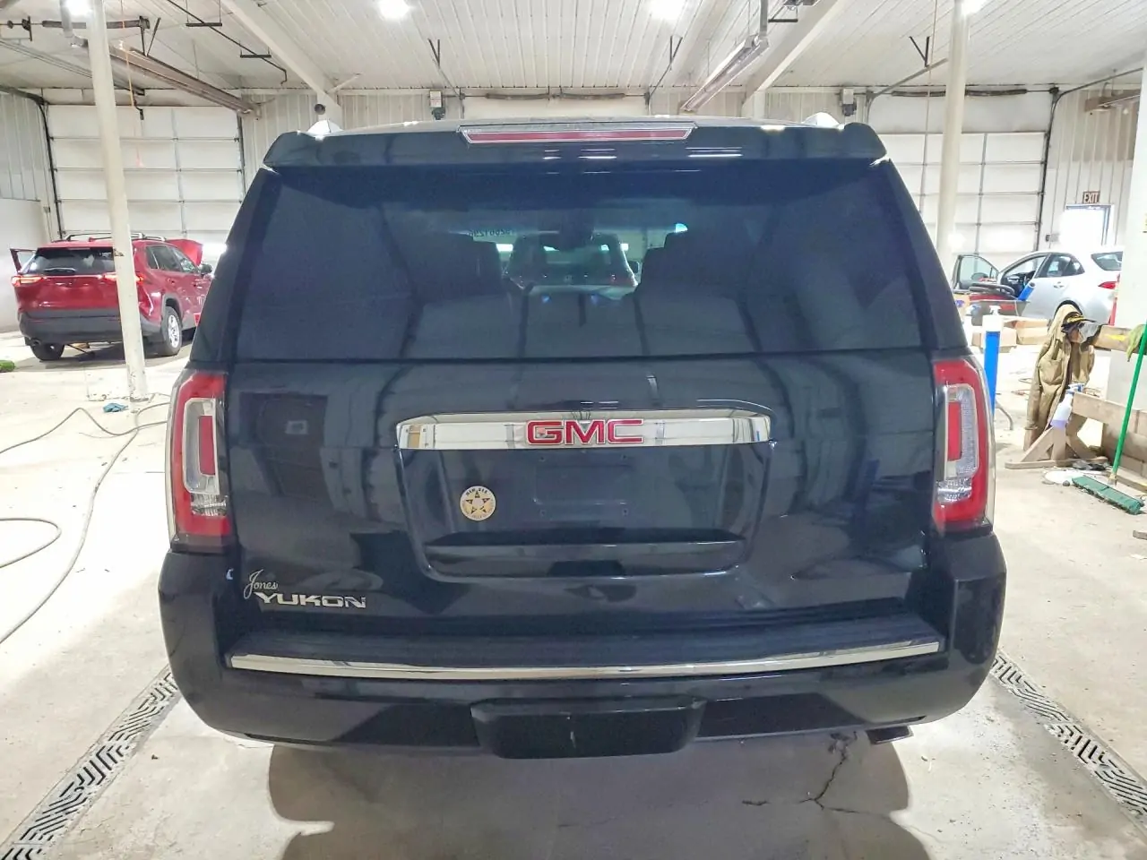 Автомобіль GMC YUKON DENALI 2017 | GrandCar Автомобіль GMC YUKON DENALI 2017 | GrandCar