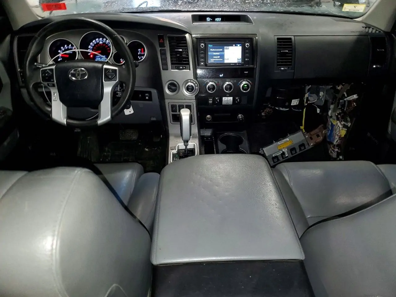 Автомобіль TOYOTA SEQUOIA LIMITED 2015 | GrandCar Автомобіль TOYOTA SEQUOIA LIMITED 2015 | GrandCar