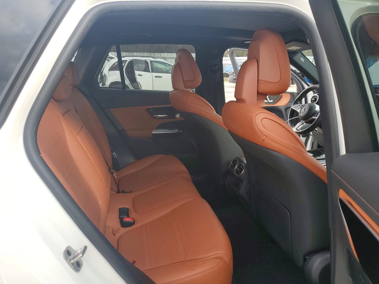 Автомобіль MERCEDES-BENZ GLC 300 2023 | GrandCar Автомобіль MERCEDES-BENZ GLC 300 2023 | GrandCar
