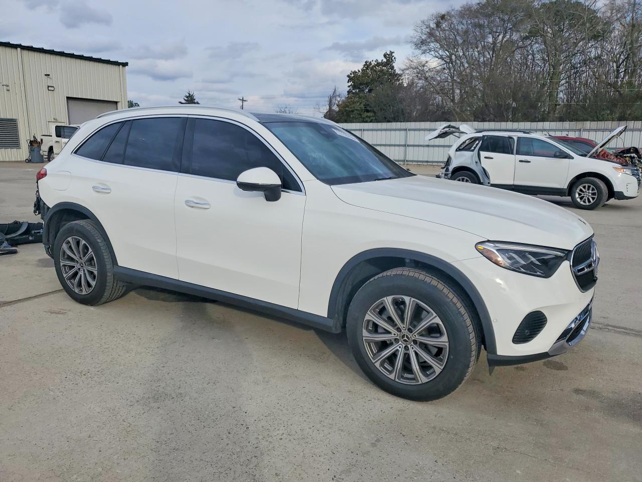 Автомобіль MERCEDES-BENZ GLC 300 2023 | GrandCar Автомобіль MERCEDES-BENZ GLC 300 2023 | GrandCar