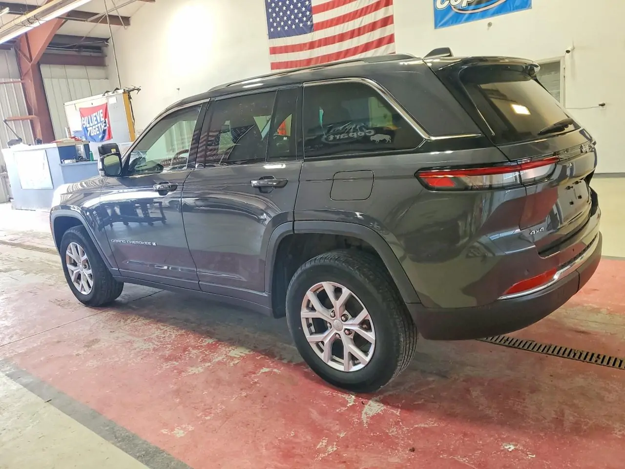 Автомобіль JEEP GRAND CHEROKEE LIMITED 2022 | GrandCar Автомобіль JEEP GRAND CHEROKEE LIMITED 2022 | GrandCar