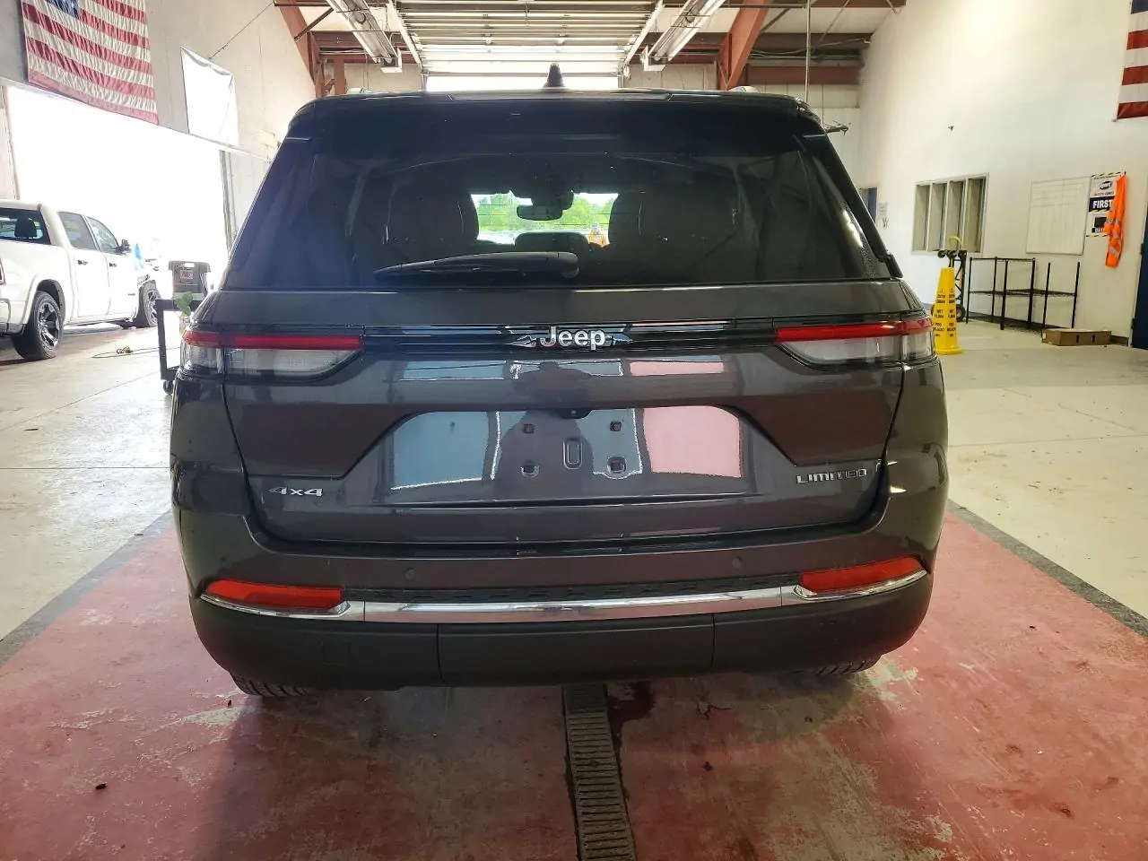 Автомобіль JEEP GRAND CHEROKEE LIMITED 2022 | GrandCar Автомобіль JEEP GRAND CHEROKEE LIMITED 2022 | GrandCar
